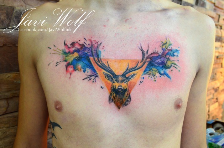 胸部几何鹿头泼墨彩绘纹身图案