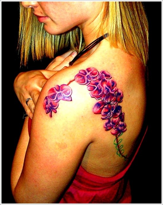 肩部紫兰蝴蝶兰花朵纹身图案