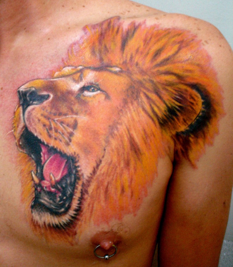 胸部好看的狮子头纹身图案