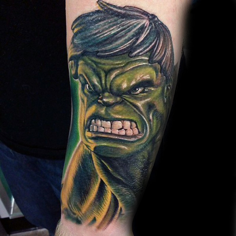 手臂彩色愤怒的绿巨人卡通纹身图案