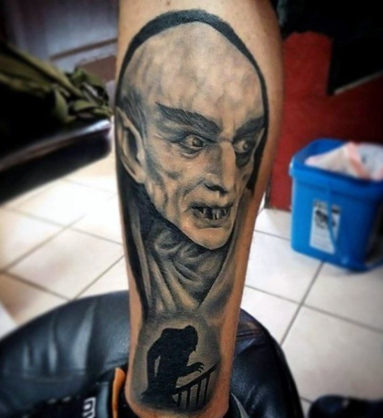 小腿非常酷的黑色恐怖吸血鬼纹身图案
