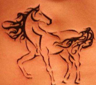 黑色线条马纹身图案