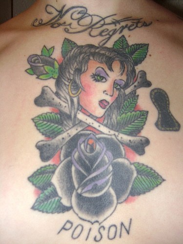 女士肖像黑玫瑰胸部纹身图案