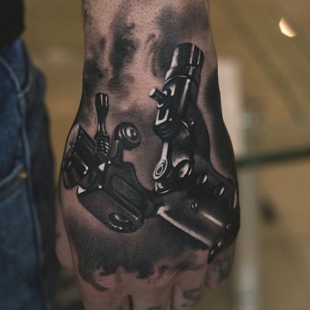 手背有趣的黑色逼真纹身机纹身图案