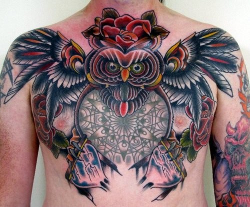 彩色new school胸部猫头鹰与花朵纹身图案