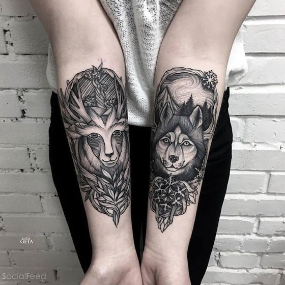 手臂雕刻风格黑色鹿与狼头植物纹身图案