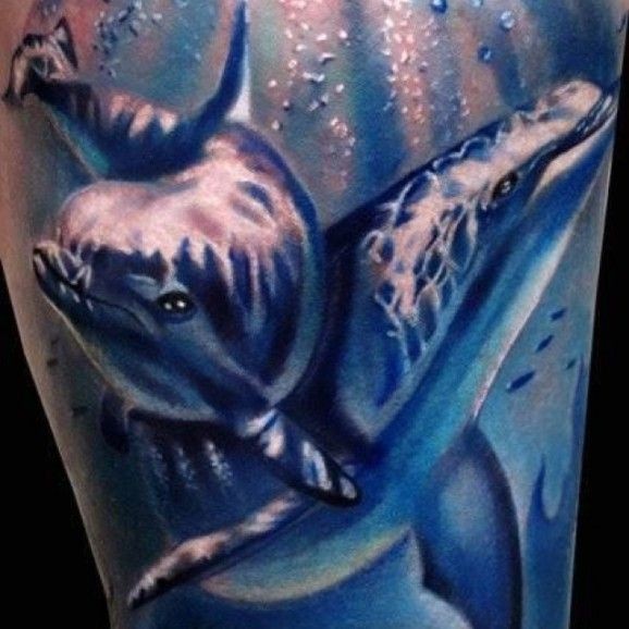 腿部好看的蓝色鲸鱼纹身图案