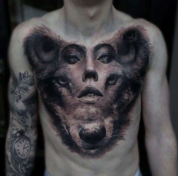 胸部现实主义风格熊头与女人肖像纹身图案