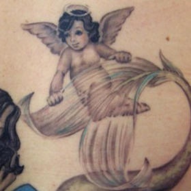 天使和美人鱼的尾巴纹身图案