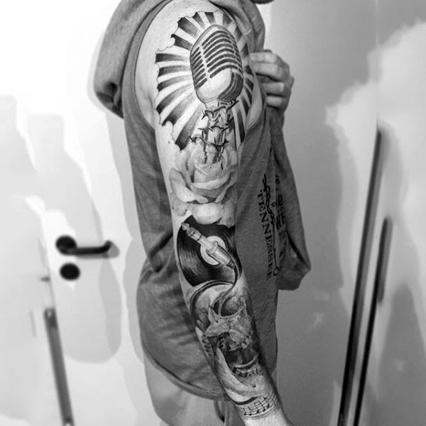 手臂黑白音乐主题留声机玫瑰麦克风纹身图案