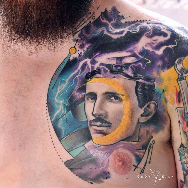 胸部超现实主义风格特斯拉塔人画像纹身图案