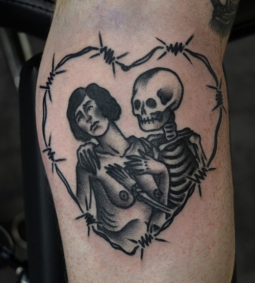 心形骷髅骨架与裸体女人纹身图案