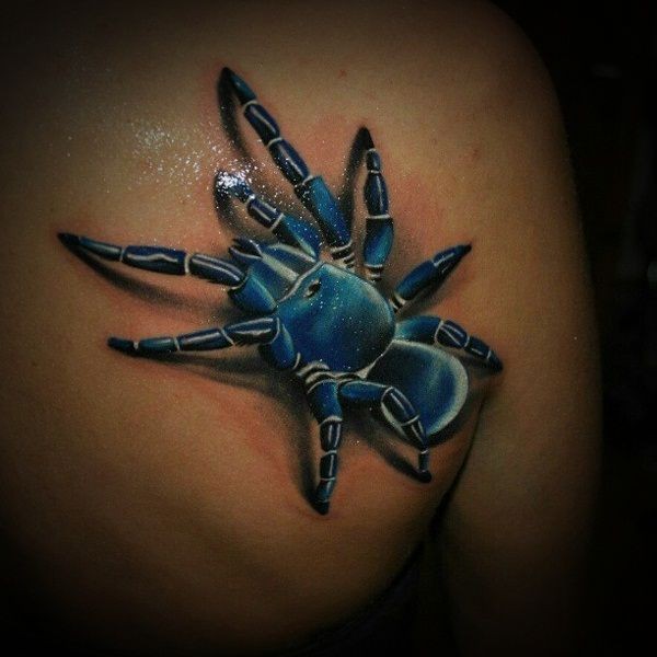 写实的蓝色蜘蛛纹身图案