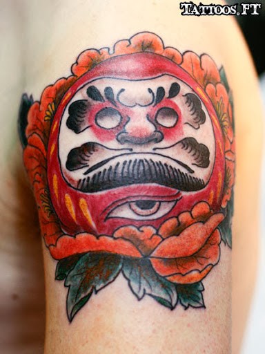 手臂日式达摩玫瑰和眼睛纹身图案