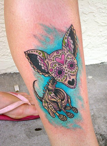 小腿奇个性彩色狗纹身图案