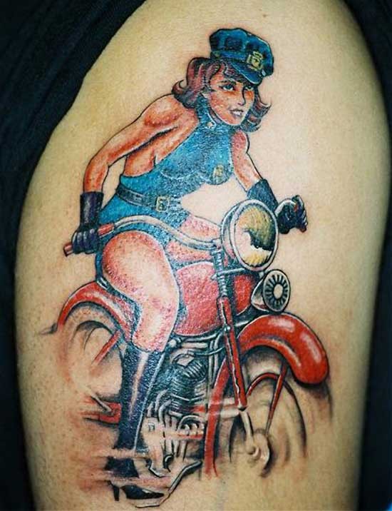性感女郎骑摩托车纹身图案
