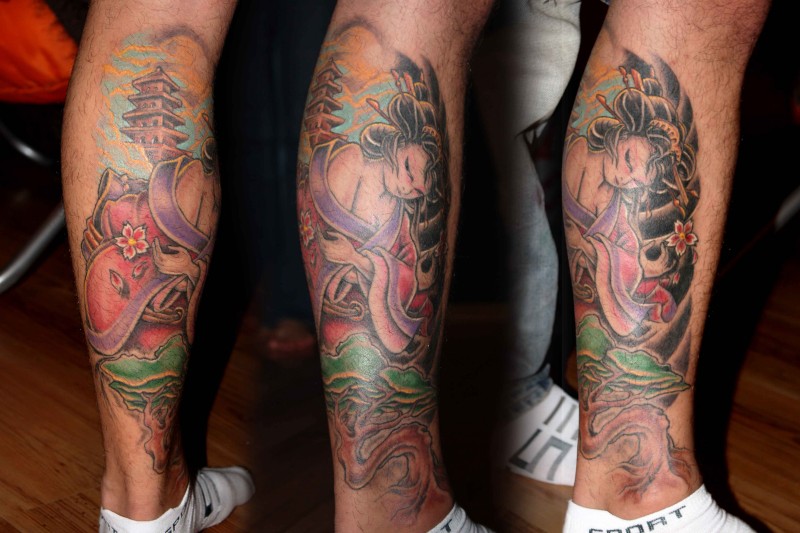 腿部彩色日本传统艺妓纹身图案