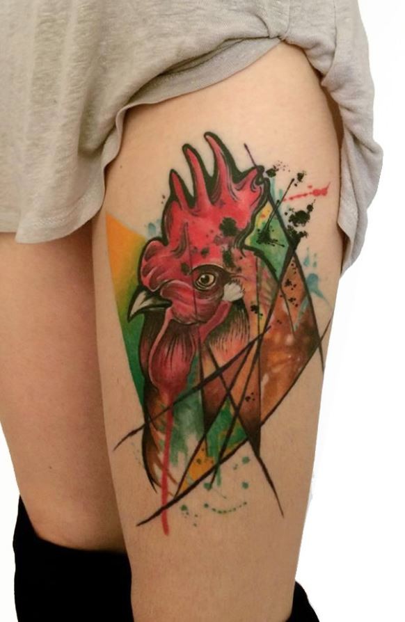 腿部水彩色公鸡头纹身图案