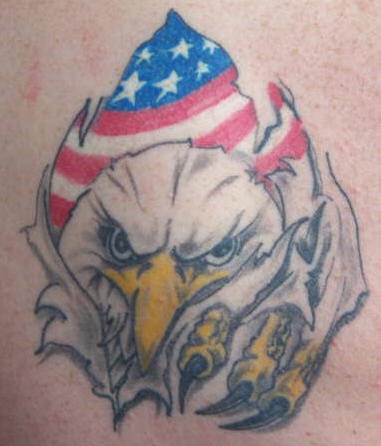 鹰和美国国旗纹身图案