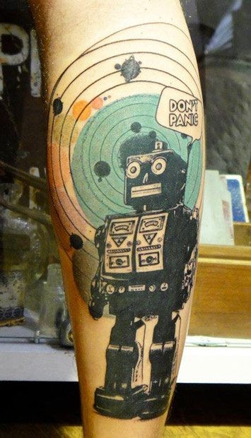 小腿机器人太阳星系和字母纹身图案