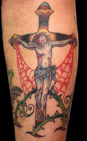 耶稣钉在十字架上和荆棘纹身图案