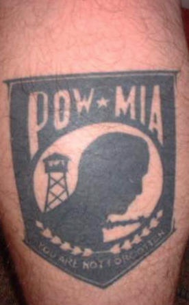 腿部黑色战俘米娅军旗的纹身图案