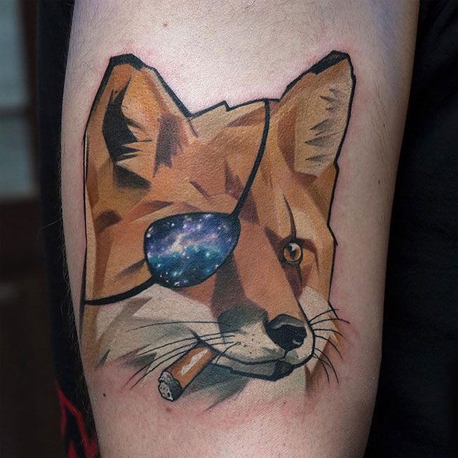 腿部彩色吸烟的狐狸海盗纹身图案