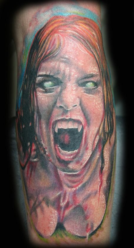 恐怖电影彩色血腥吸血鬼女人纹身图案