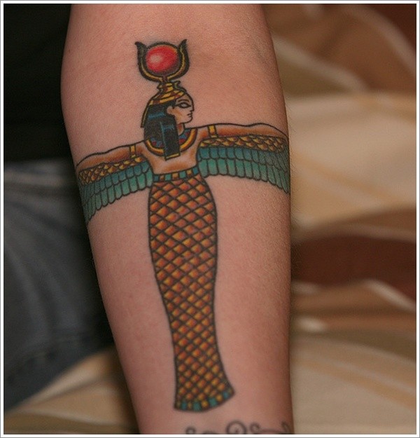 埃及神伊西斯和翅膀纹身图案