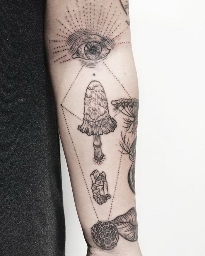 手臂线条蘑菇和眼睛几何植物纹身图案