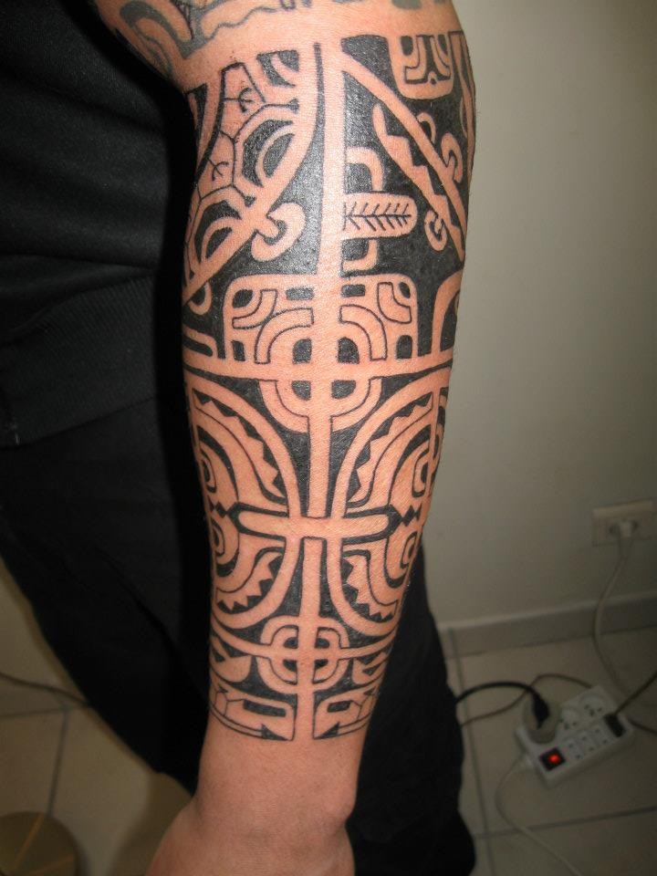 男性手臂黑色尼斯部落图腾纹身图案