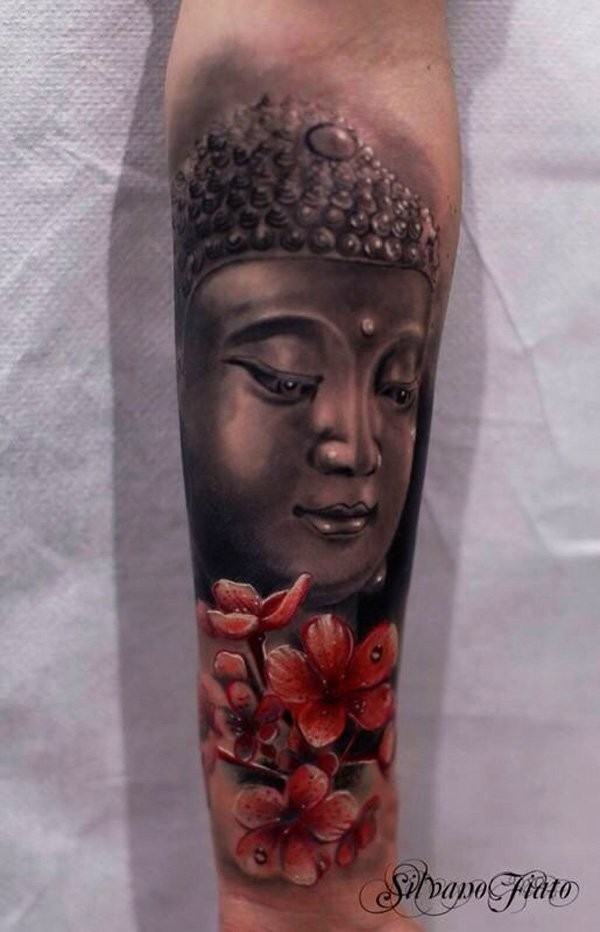手臂现实主义风格的彩色如来佛祖雕像纹身