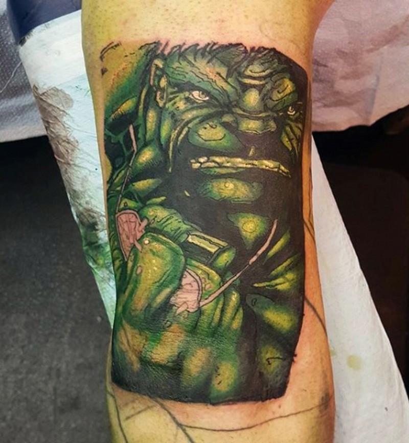 艺术风格绿巨人头像纹身图案