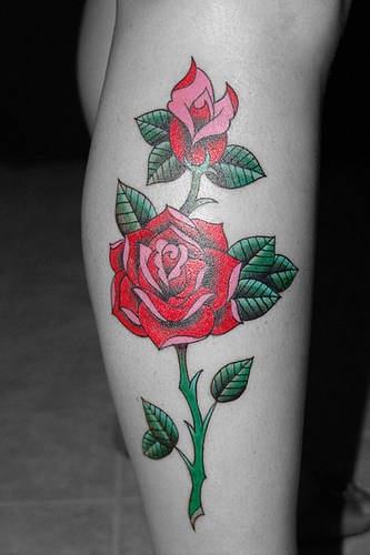 腿部school红玫瑰纹身图案