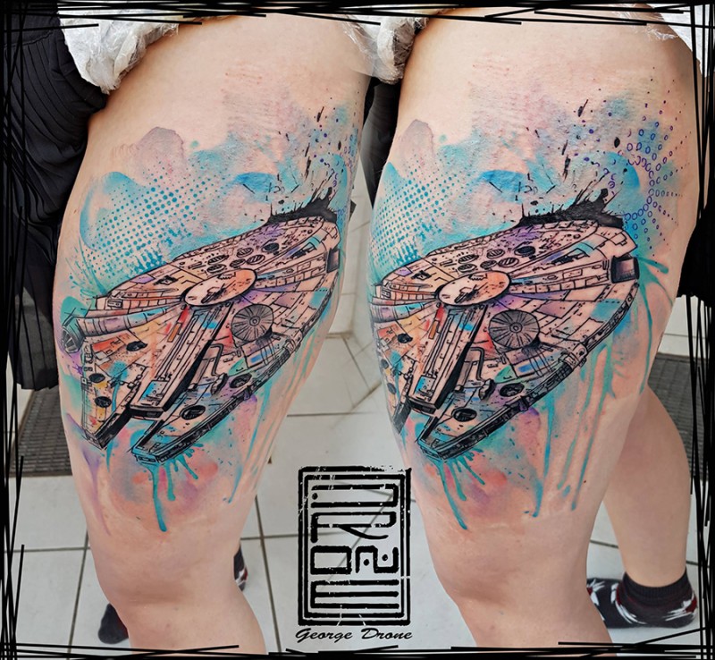 大腿现代风彩色千年隼船纹身图案