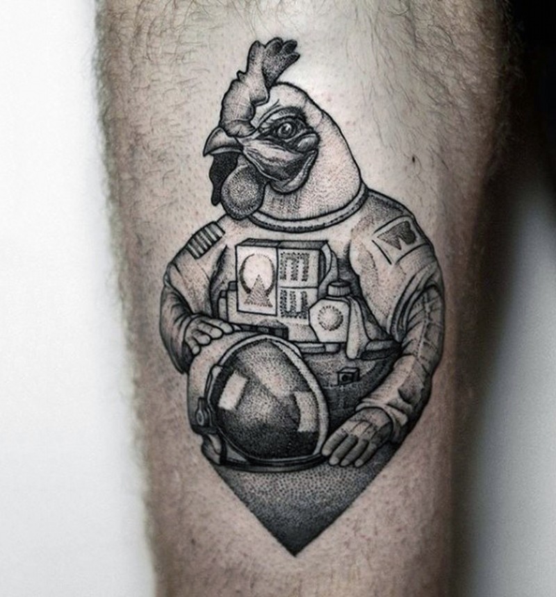 幻想风格公鸡宇航员纹身图案