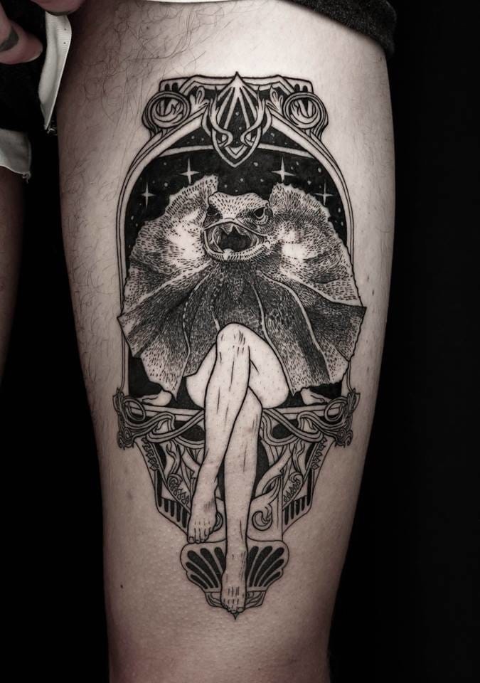大腿点刺彩色的女人腿与邪恶蜥蜴纹身图案