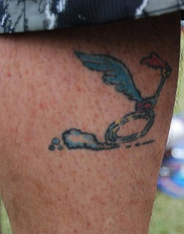 腿部彩色有趣的鸵鸟纹身图案
