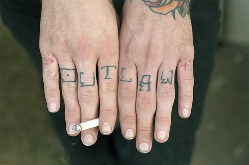 手指简约图腾字符纹身图案