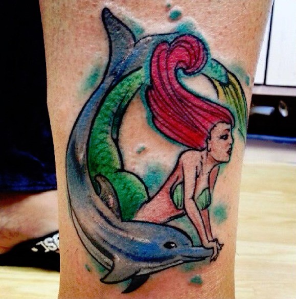小腿彩色美人鱼与海豚纹身图案