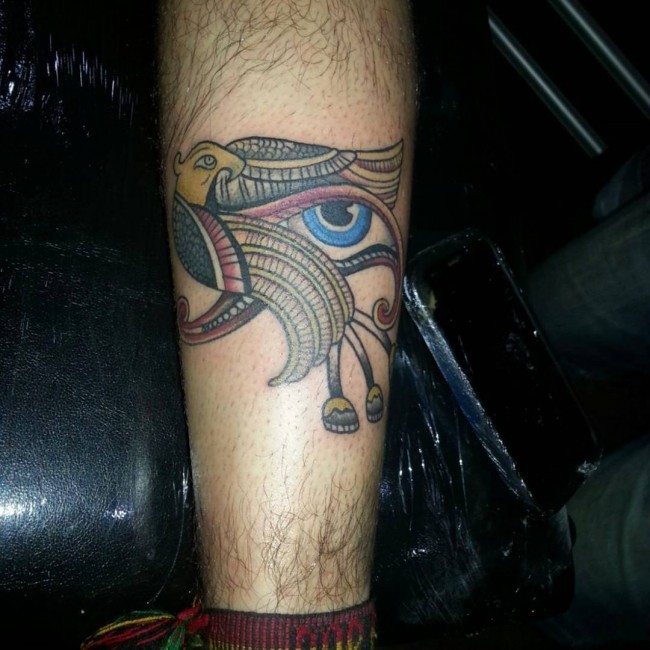 小腿彩色鹰与荷鲁斯之眼纹身图案