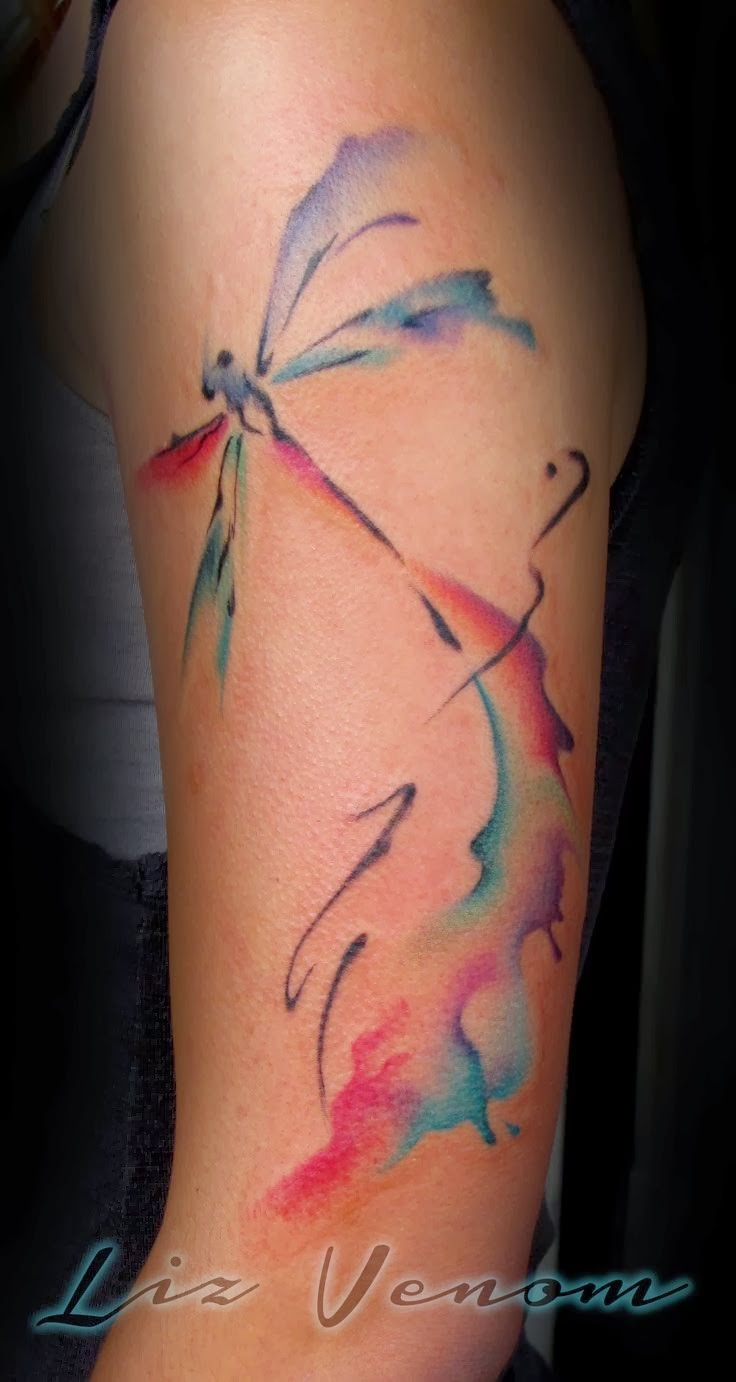 手臂个性设计水墨蜻蜓纹身图案