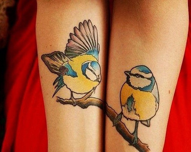 鸟儿彩绘友谊纹身图案