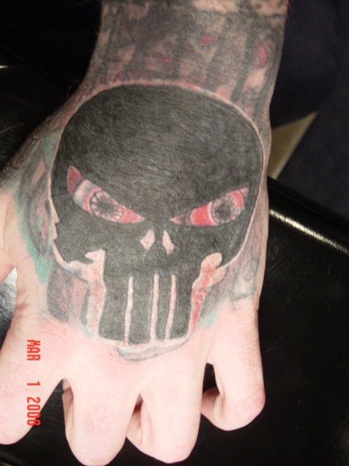 手部黑色可疑骷髅面具纹身图片