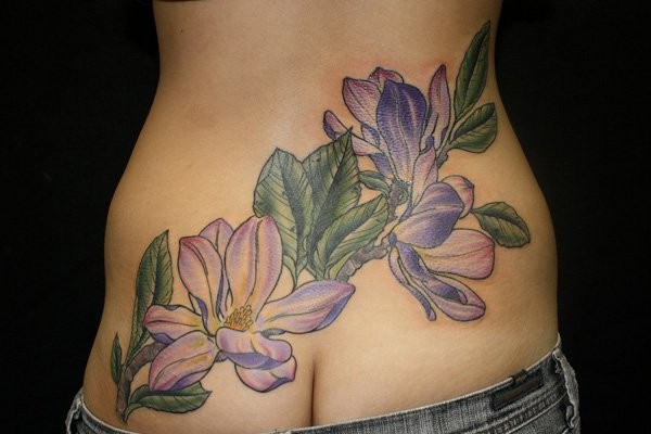 腰部彩色天然色的紫罗兰花纹身