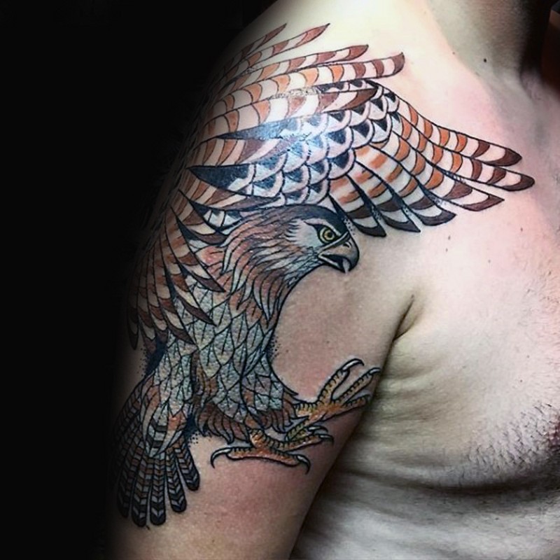 大臂非常详细的鹰纹身图案