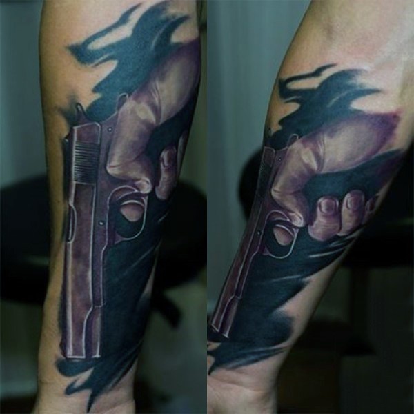 手臂惊人的彩色现实主义风格手持手枪纹身