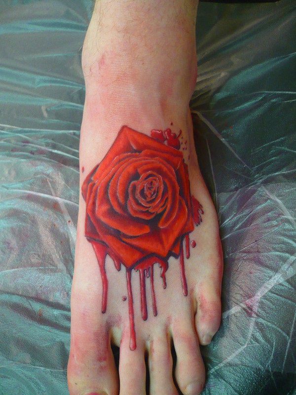脚背原始彩绘红色玫瑰纹身图案