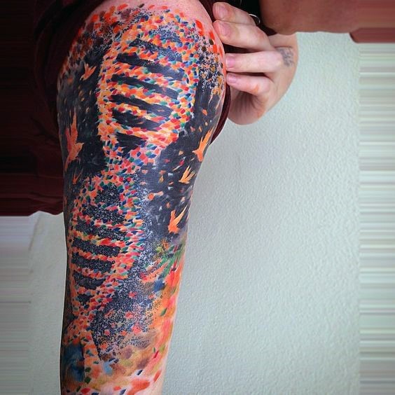 大臂奇妙精致的DNA符号纹身图案