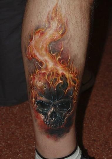 小腿燃烧的骷髅纹身图案